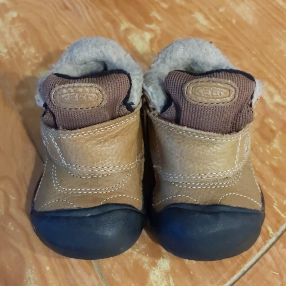 Keen Kootenay baby/toddler winter boots